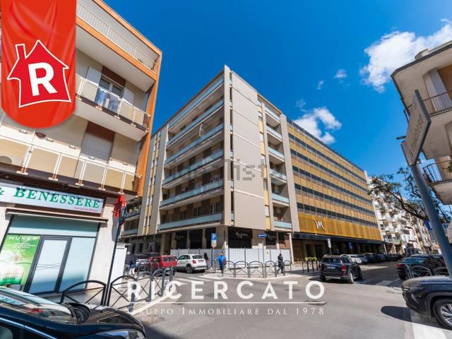 Appartamento in vendita di 250 m² in Via M. Renato Imbriani, 37