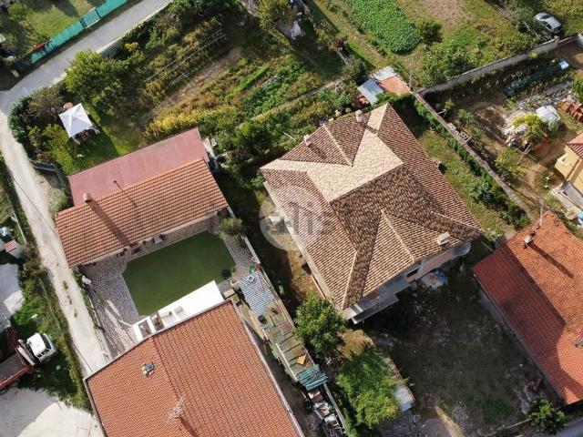 Appartamento in vendita di 250 m² in Via Marinetti, 3