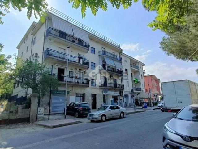 Appartamento in vendita di 250 m² in Via Michelangelo Buonarroti, 25