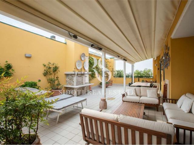 Appartamento in vendita di 250 m² in Via Norberto Bobbio, 9