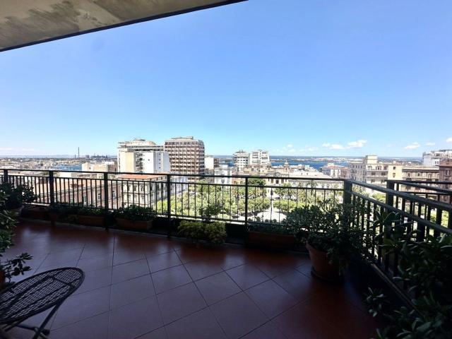 Appartamento in vendita di 250 m² in Via Niccolò Tommaso d&apos Aquino, 40