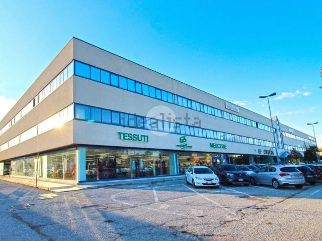 Appartamento in vendita di 250 m² in Via Pasubio, 36