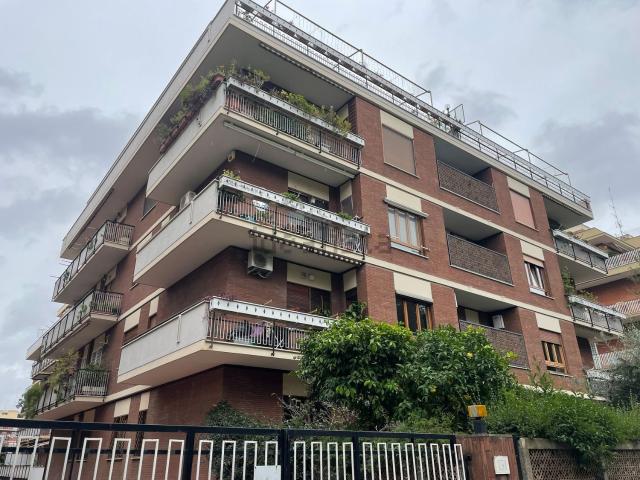 Appartamento in vendita di 250 m² in Via Prospero Farinacci, 40