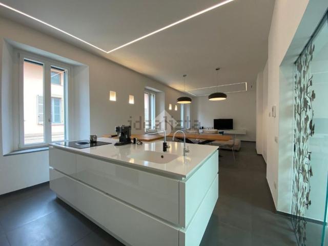 Appartamento in vendita di 250 m² in Via Roma, 84