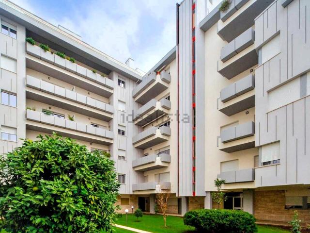 Appartamento in vendita di 250 m² in Via Raffaele Paolucci, 26