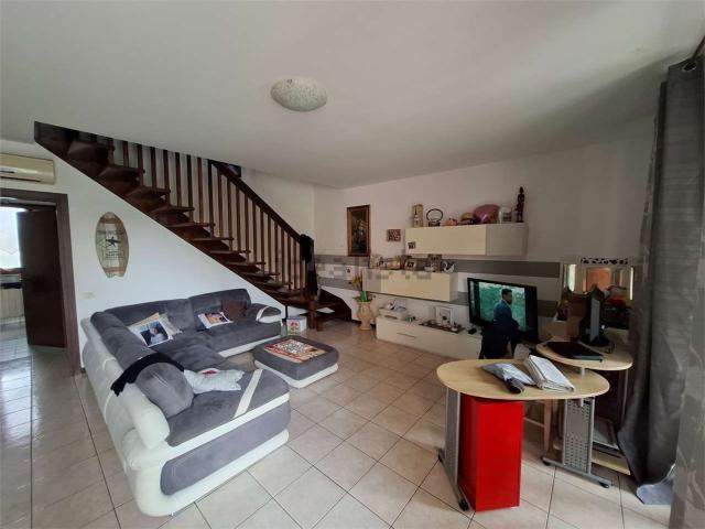 Appartamento in vendita di 250 m² in Via XXV Aprile, 24