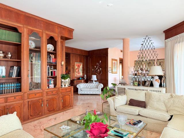 Appartamento in vendita di 250 m² in Viale della Vittoria