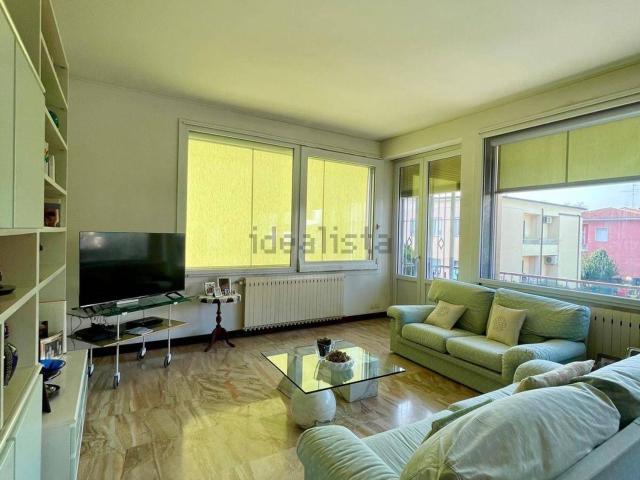Appartamento in vendita di 250 m² in Viale della Bornata