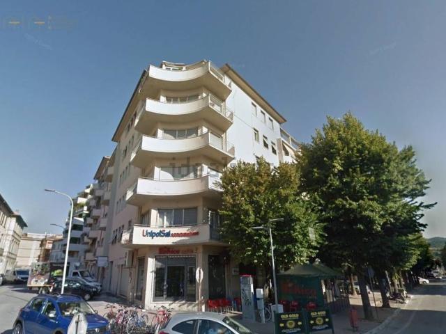 Appartamento in vendita di 250 m² in Viale Guglielmo Marconi