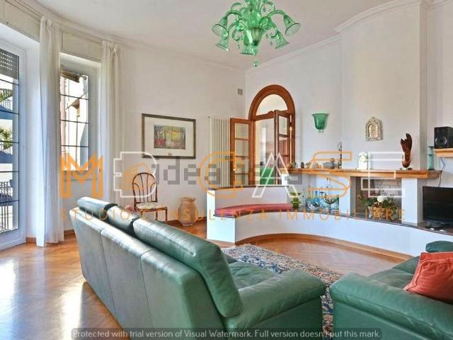 Appartamento in vendita di 250 m² in Viale Martiri della Libertà