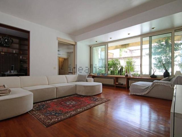 Appartamento in vendita di 250 m² in Borgo del Parmigianino