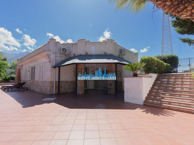 Appartamento in vendita di 250 m² in Contrada Salina San Onofrio