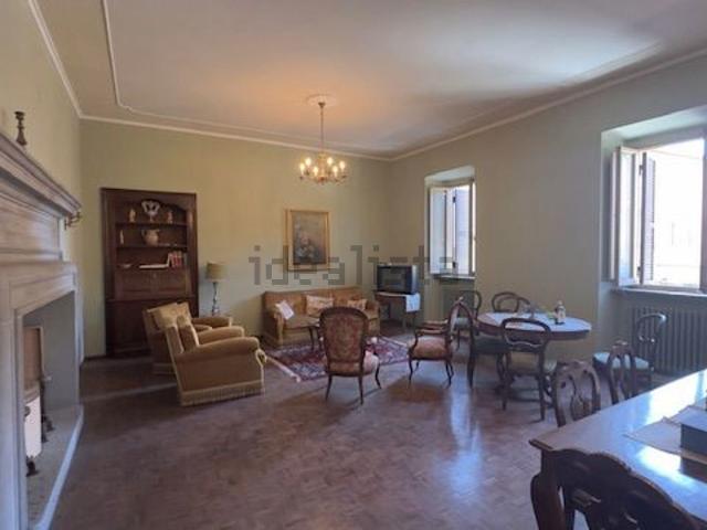Appartamento in vendita di 250 m² in Piazza Cavour, 1