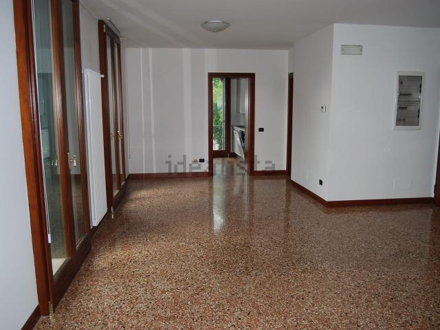 Appartamento in vendita di 250 m² in Piazza San Lorenzo