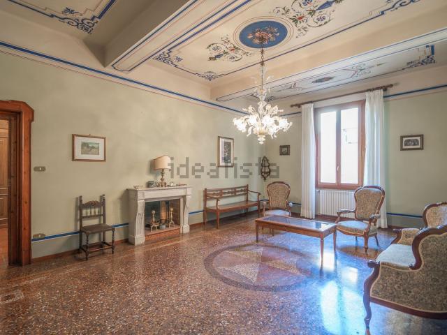 Appartamento in vendita di 251 m²