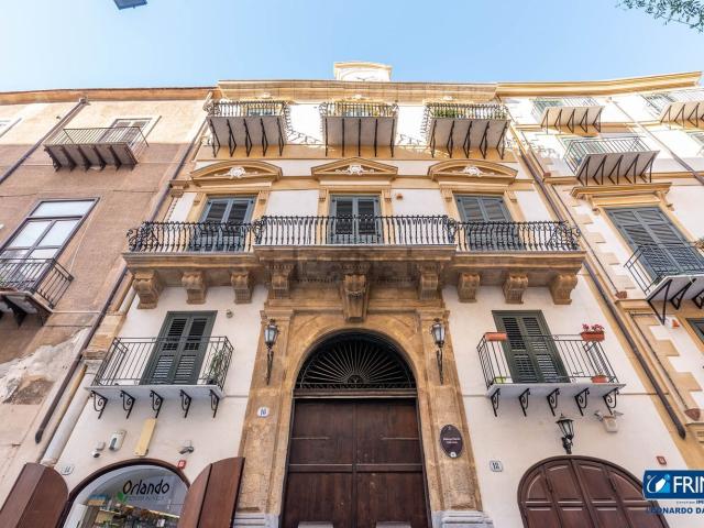 Appartamento in vendita di 251 m² in Via Alessandro Paternostro