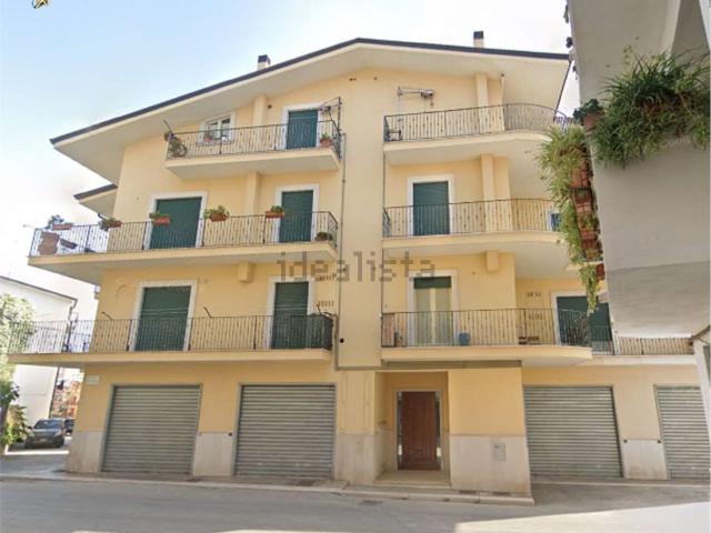Appartamento in vendita di 251 m² in Via Giro Esterno, 1