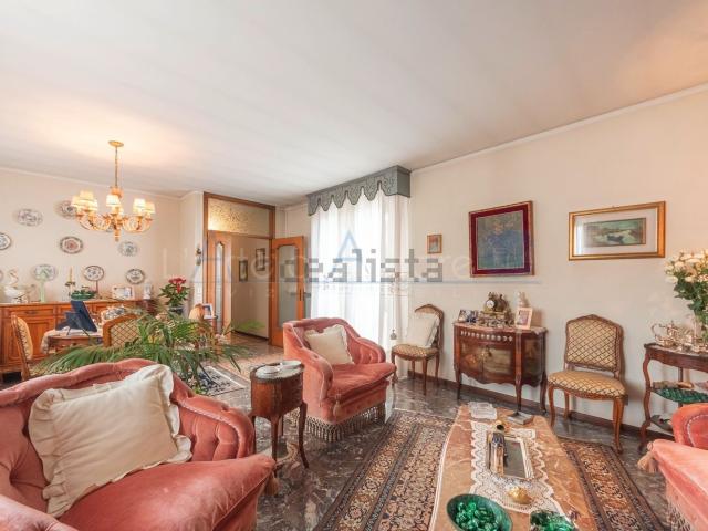 Appartamento in vendita di 251 m² in Via Marco Polo, 34