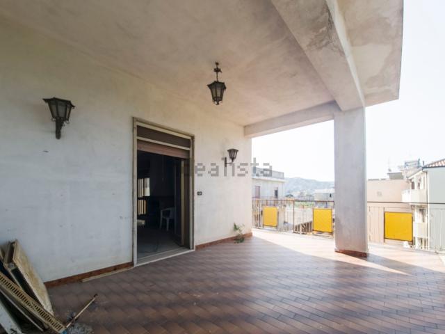 Appartamento in vendita di 251 m² in Via Nazionale Gallico, 1
