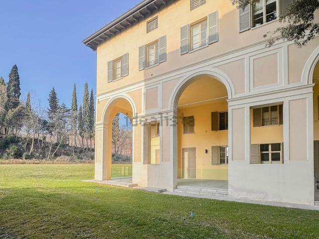 Appartamento in vendita di 251 m² in Via Statutaria, 120