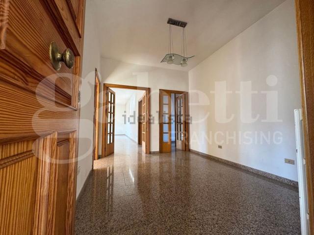 Appartamento in vendita di 252 m² in Via Alessandro Manzoni, 67