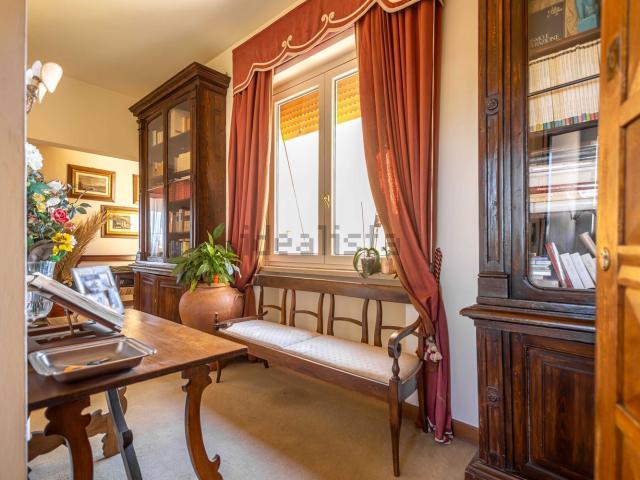 Appartamento in vendita di 252 m² in Via Benedetto Croce