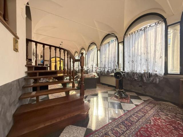 Appartamento in vendita di 252 m² in Via Palmiro Togliatti, 8