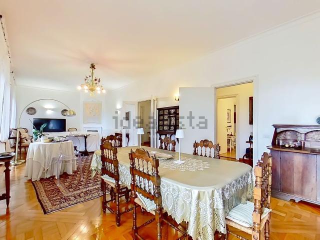 Appartamento in vendita di 252 m² in Viale Cortina d&apos Ampezzo, 128