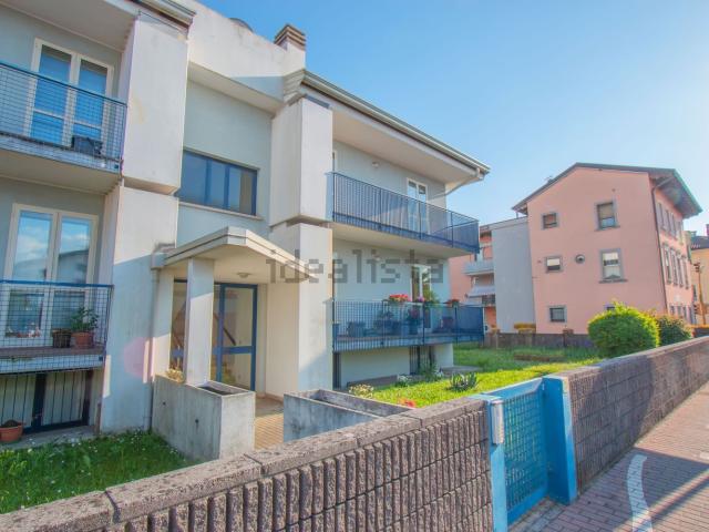 Appartamento in vendita di 253 m² in Via Cividale, 331