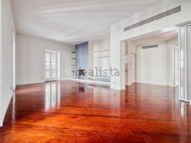 Appartamento in vendita di 253 m² in Via Morigi, 3