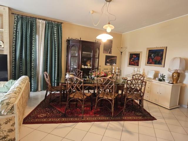 Appartamento in vendita di 254 m² in Via Consolare Antica, 694