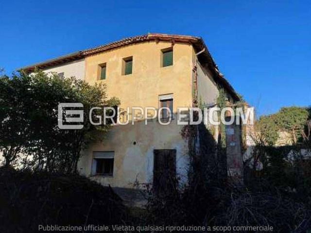 Appartamento in vendita di 254 m² in Via D. Alighieri