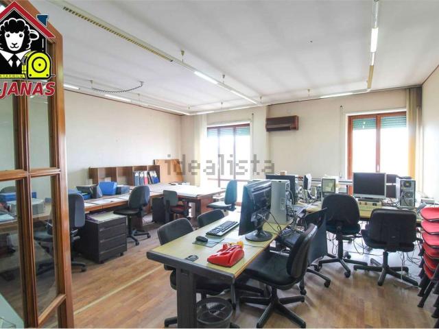 Appartamento in vendita di 255 m² in Via Pasquale Tola, 6