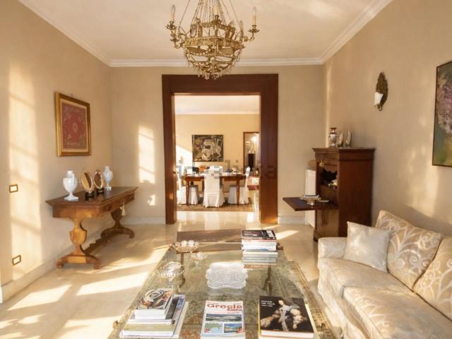 Appartamento in vendita di 255 m² in Via 95° Reggimento Fanteria