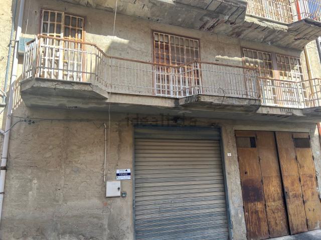 Appartamento in vendita di 255 m² in Via Andrea Doria, 16