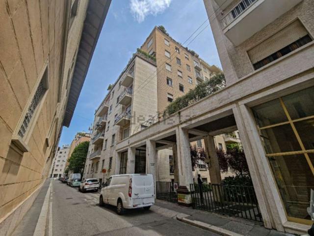 Appartamento in vendita di 255 m² in Via della Guastalla
