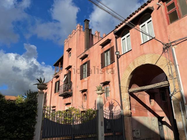 Appartamento in vendita di 255 m² in Via F. Pistoia