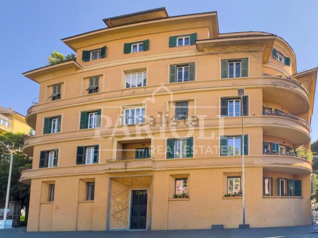 Appartamento in vendita di 255 m² in Via Scipio Slataper