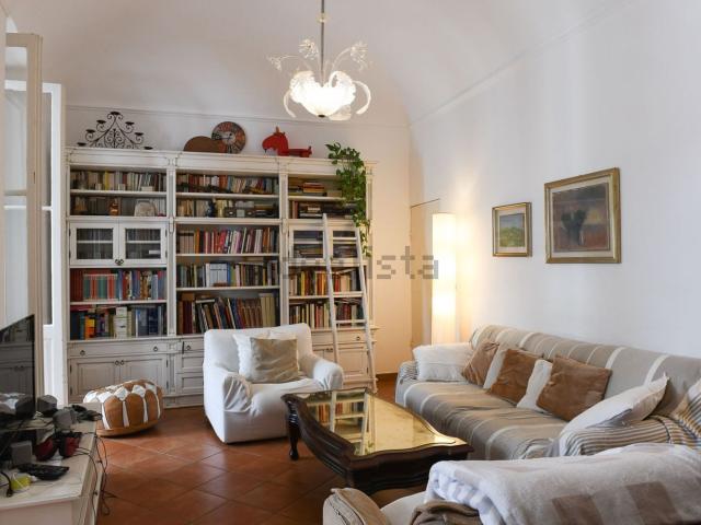 Appartamento in vendita di 255 m² in Via Roma