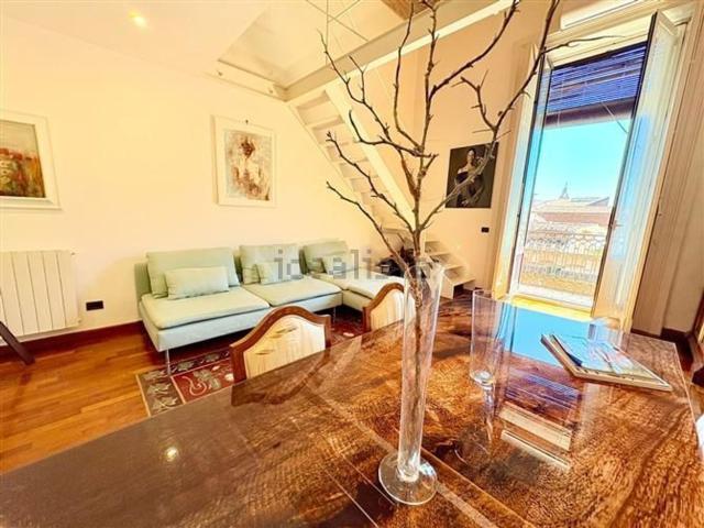 Appartamento in vendita di 255 m² in Via Umberto I