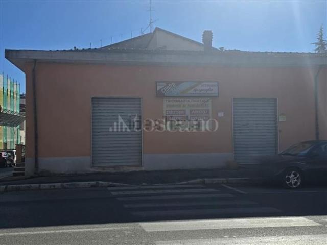 Appartamento in vendita di 256 m² in Via Monte Velino