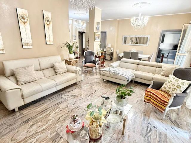 Appartamento in vendita di 257 m² in Via Gaspare Spontini, 29