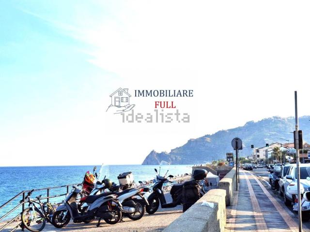 Appartamento in vendita di 257 m² in Via F. Crispi