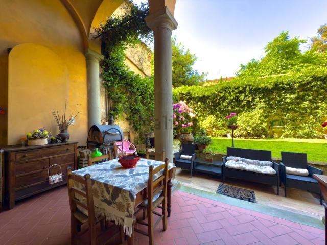 Appartamento in vendita di 258 m² in Via Abbi Pazienza