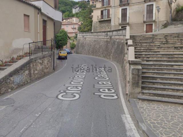 Appartamento in vendita di 258 m² in Via Francesco Acri
