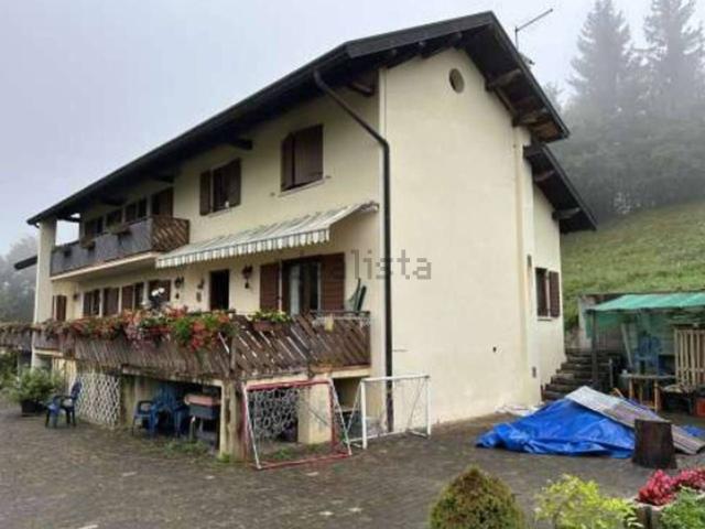 Appartamento in vendita di 258 m² in Via Laste