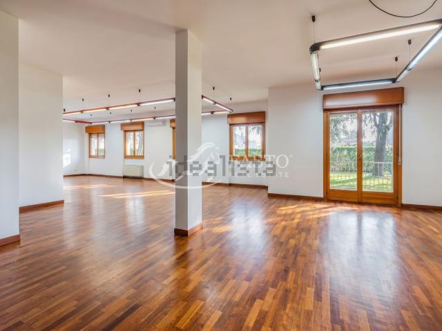Appartamento in vendita di 258 m² in Via Papina, 8