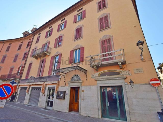 Appartamento in vendita di 258 m² in Piazza Cesare Battisti, 2