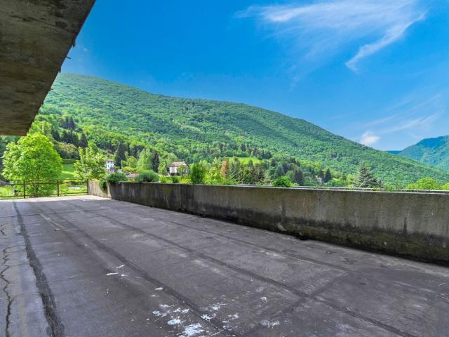 Appartamento in vendita di 259 m² in Via Gregorio Vescovo
