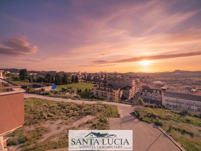 Appartamento in vendita di 260 m² in Via Gesualdo Bufalino